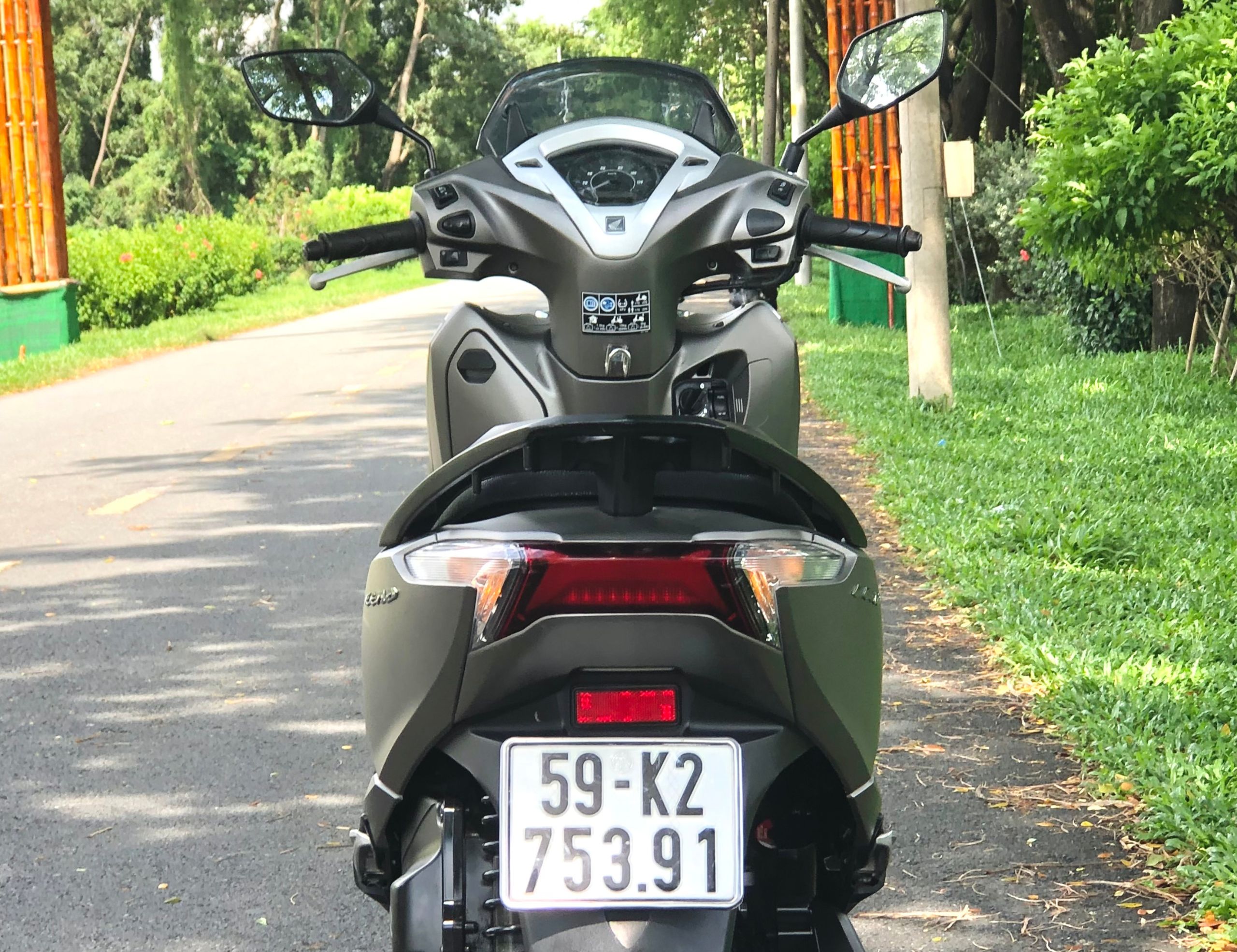 Xe Honda nổi tiếng bền bỉ, ít hỏng vặt, động cơ ổn định, phụ tùng dễ thay, giữ giá tốt khi bán lại.