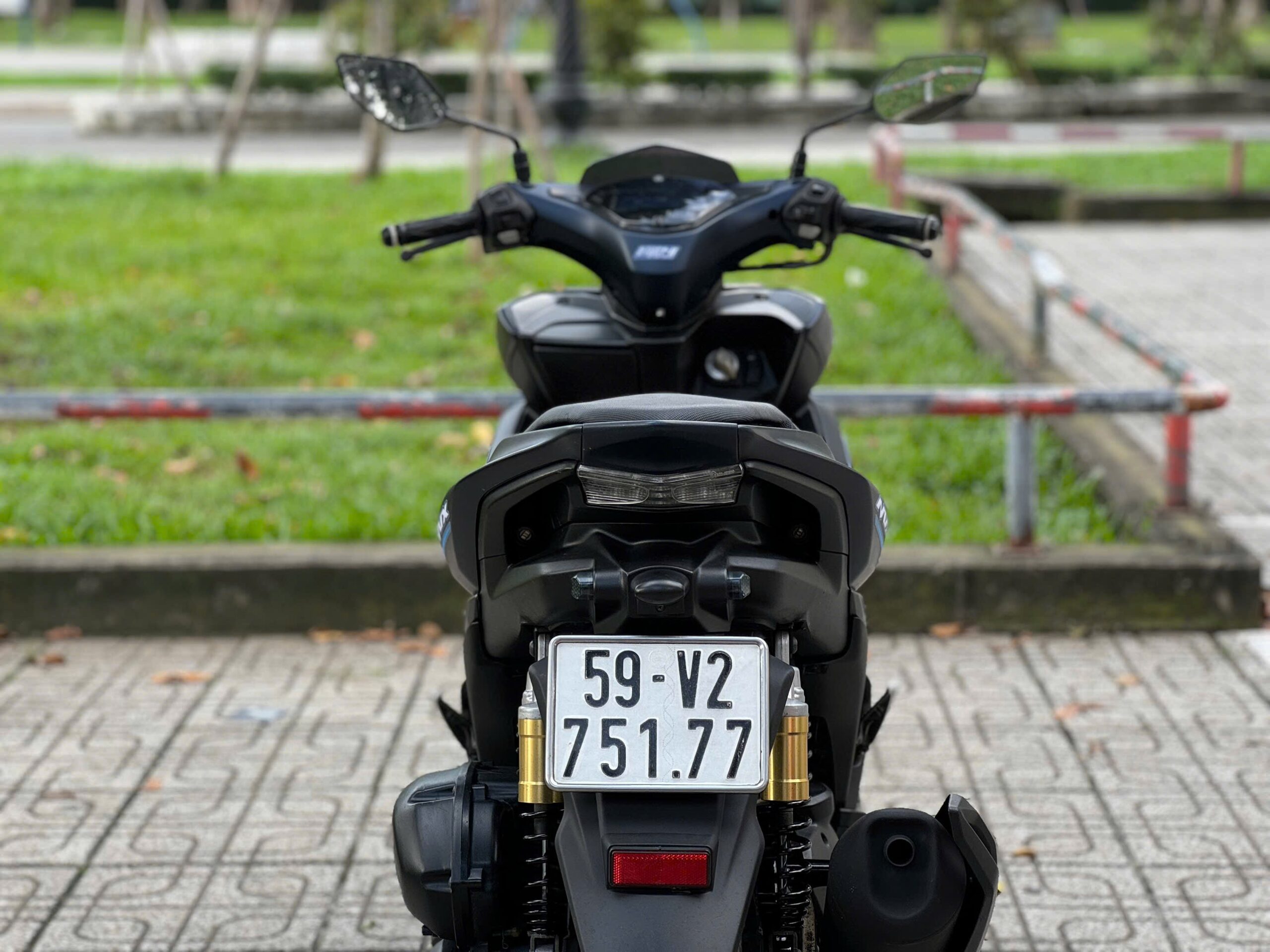 Hình ảnh biển số Yamaha NVX 2017 cũ (Chụp bởi Phương Đông)