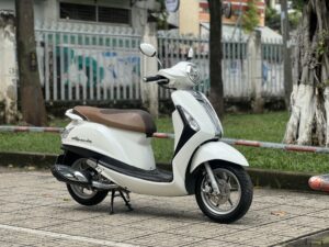 Xe Grande 2017 cũ màu trắng