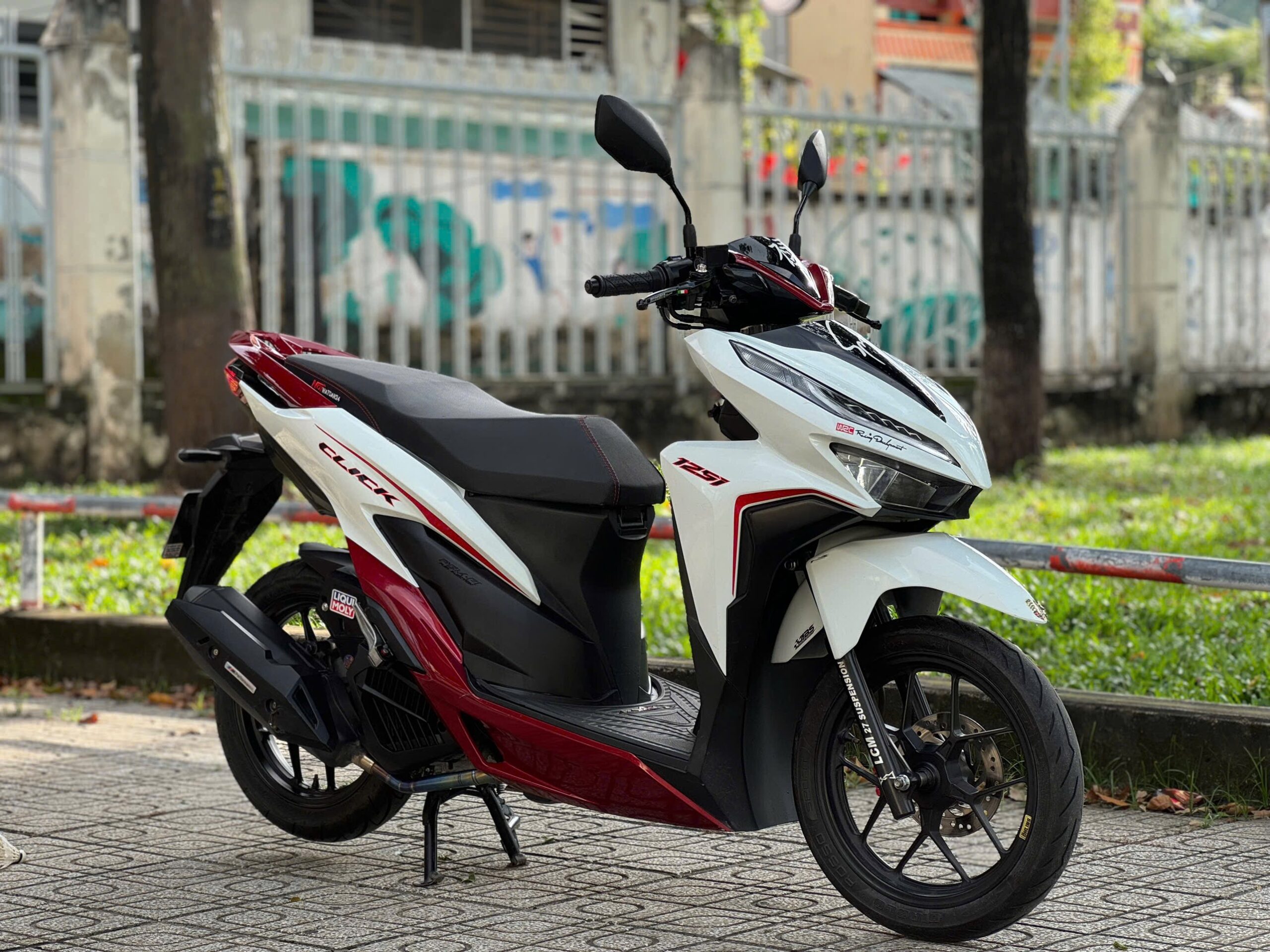 Thông số chi tiết của xe Honda click 2021 cũ màu trắng đỏ