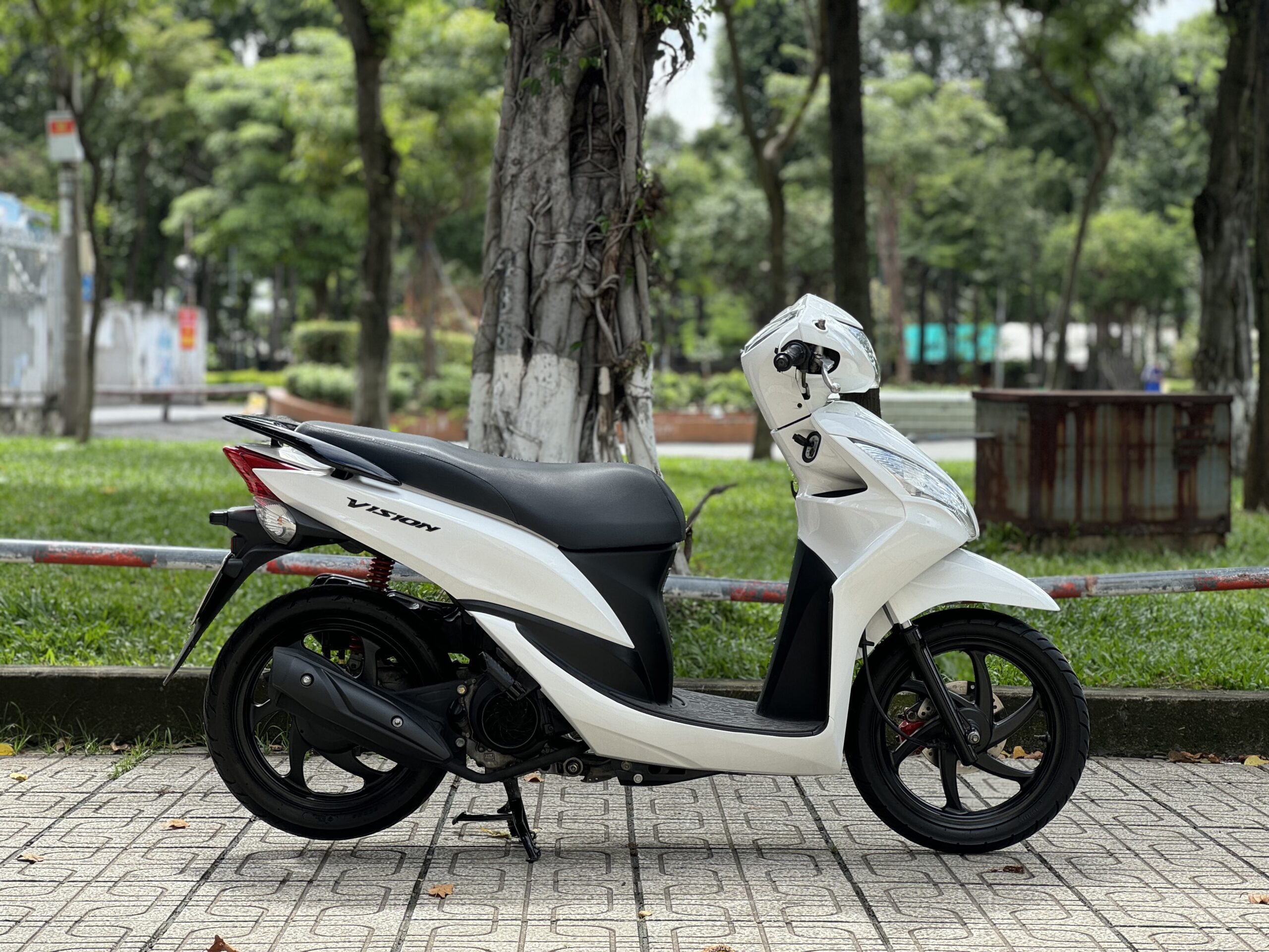 Hình ảnh tổng quan về xe Vision cũ đời 2013.