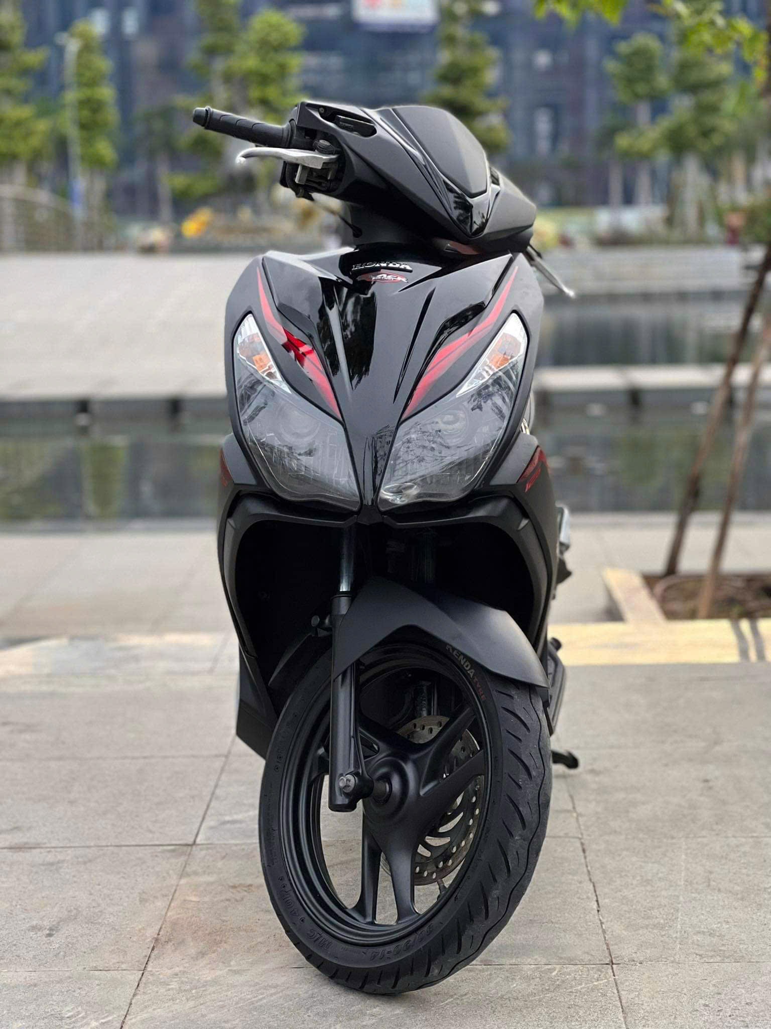 Hình ảnh xe máy Premimave 2019 đen cũ giá tốt (Chụp bởi Phương Đông)
