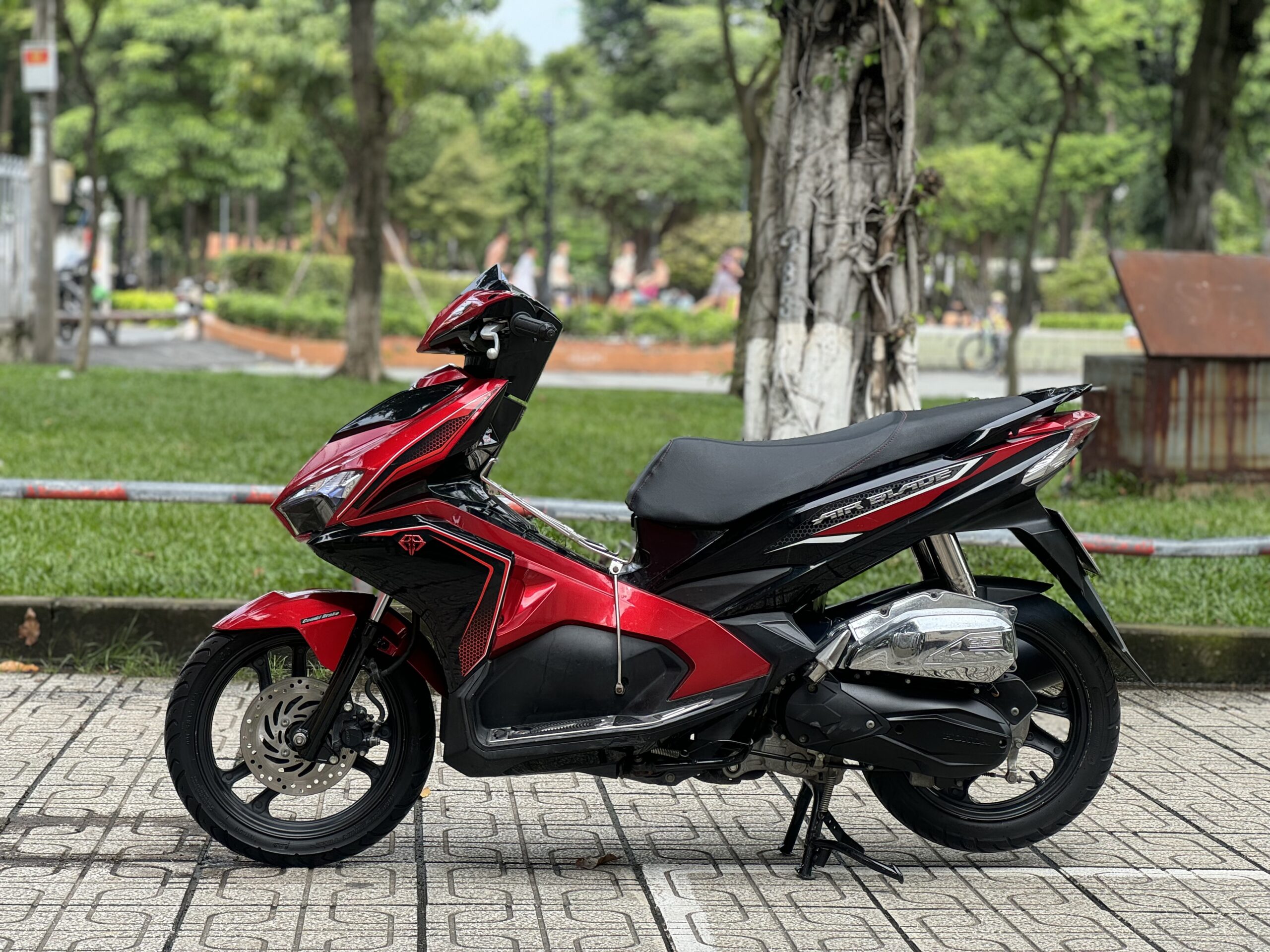 Xe tay ga Honda Air Blade tại cửa hàng Phương Đông
