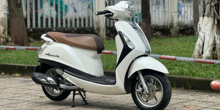 Mua xe máy cũ trả góp bao nợ xấu phải có CMND/CCCD và hộ khẩu hoặc giấy tạm trú rõ ràng.