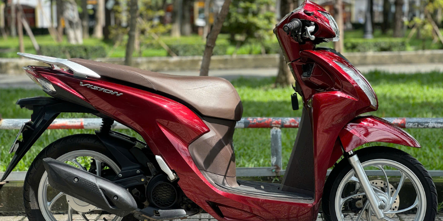 Xe máy Honda Vision cũ đời 2021.