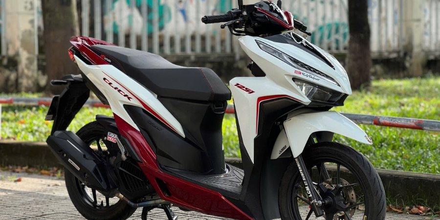 Xe tay ga cho nam tại cửa hàng Phương Đông.